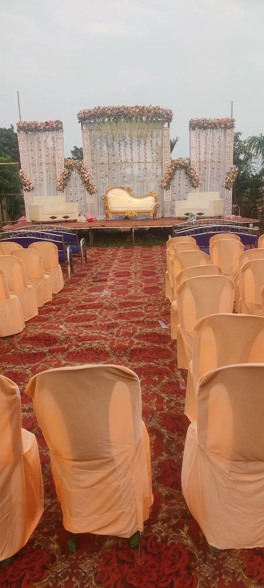 Elegant ceremony stage