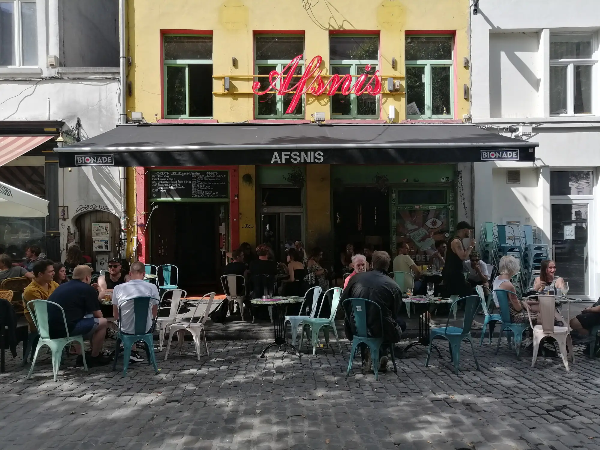 Afsnis café exterior