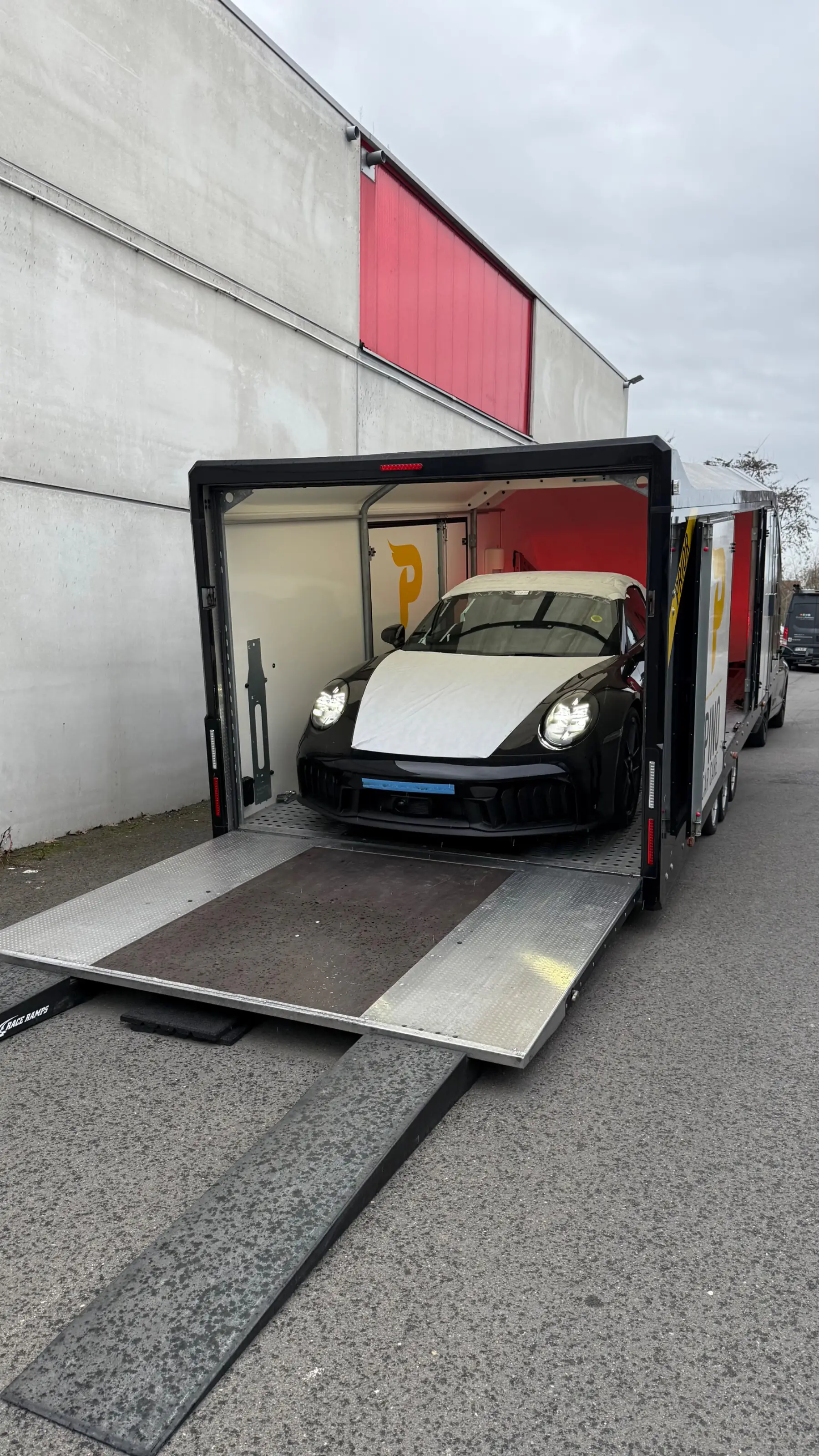Nieuwe Porsche geleverd